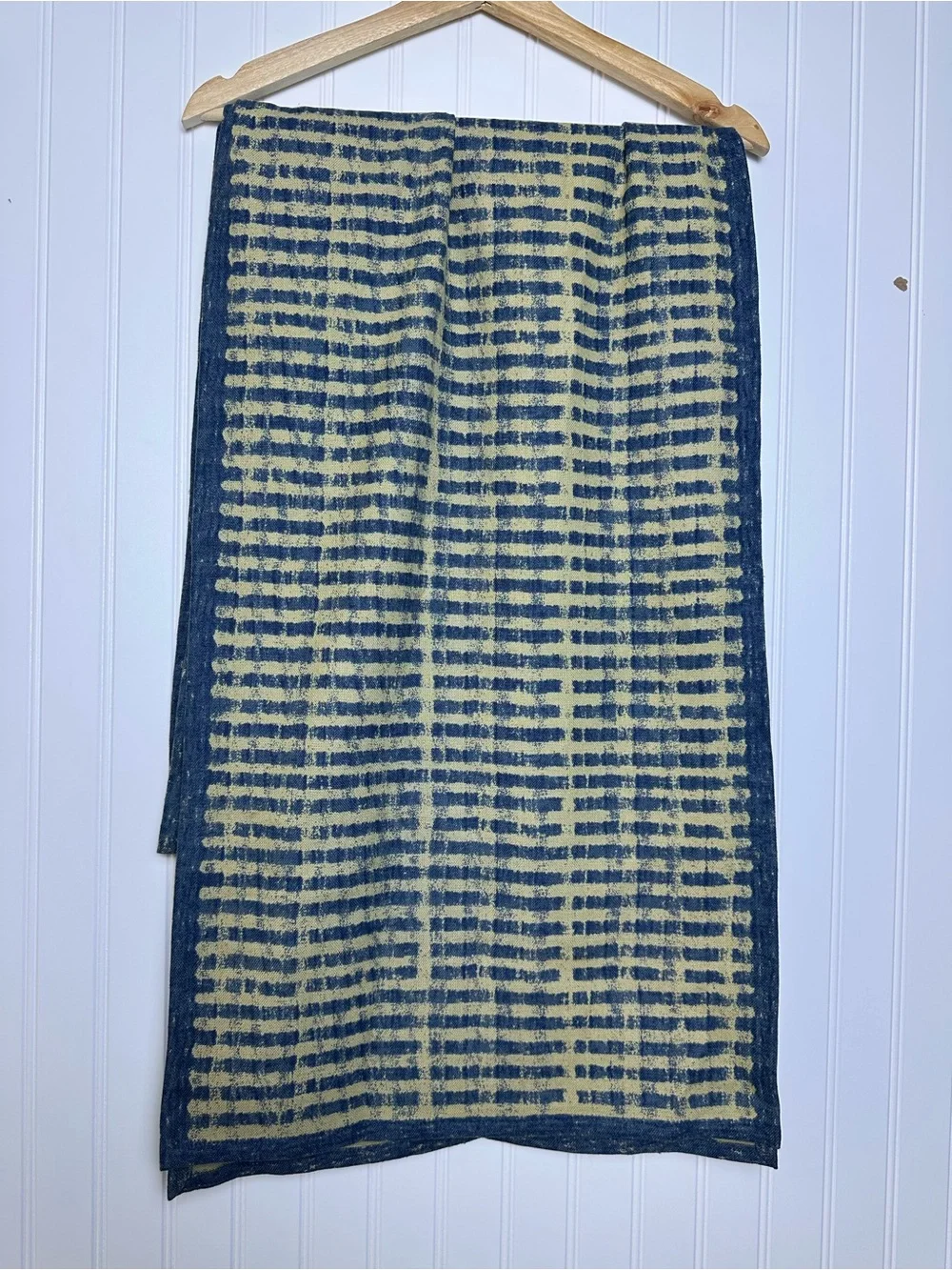Williams Sonoma Navy and cream Green Plaid Table Runner Home Decor Kitchen
